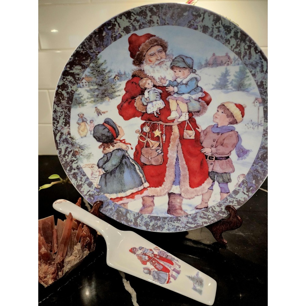 Maxwell & Williams St Nicholas Christmas Cake Plate Set Porcelain Holiday Server